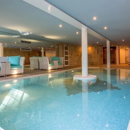 Chateau Le Clos Hotel 4*
