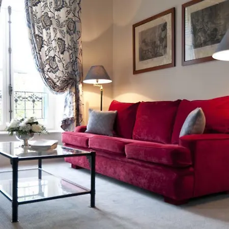 Chateau Le Clos Hotel 4*